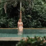Adipana Bungalow-Balinese Room