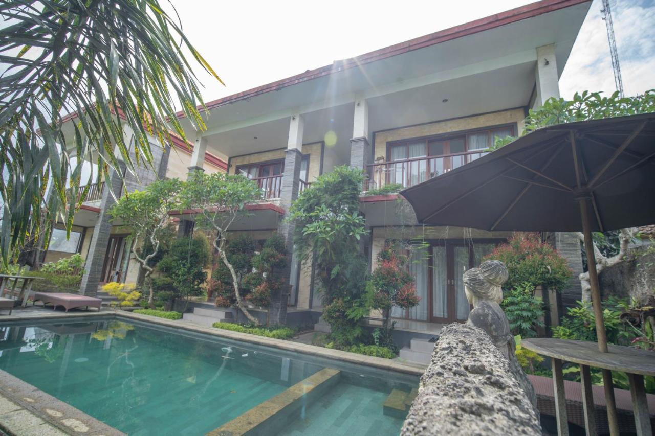 Adipana Bungalow-balinese Bed & Breakfast *