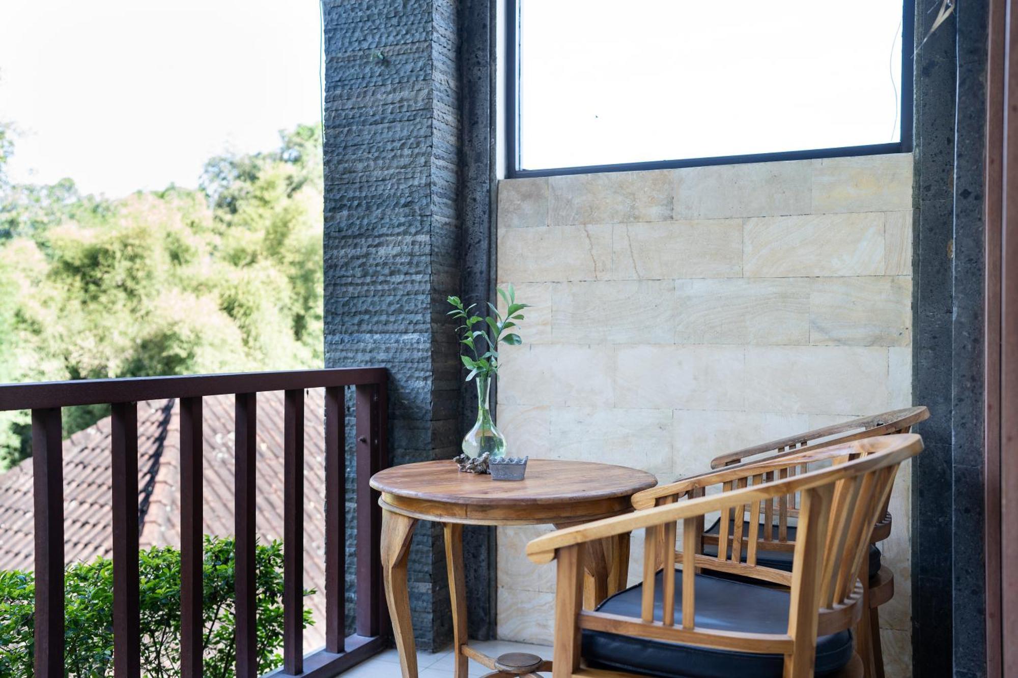 Adipana Bungalow-balinese Bed & Breakfast *